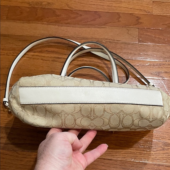 Coach Beige Signature Satchel with gold hardware EUC - Picture 8 of 10
